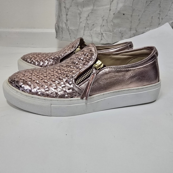 Very Volatile Pink Slip On Shoes Leather Uppers Girly - Picture 6 of 9